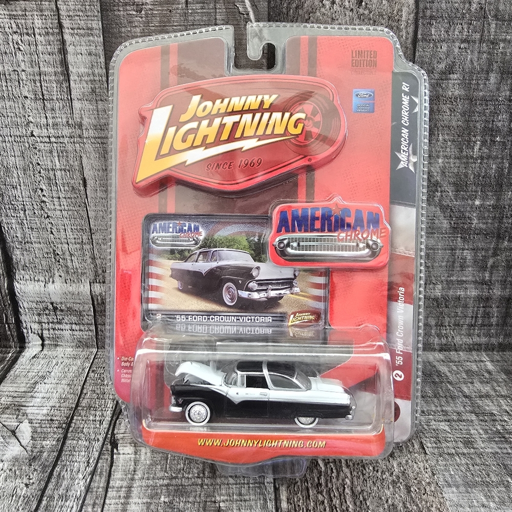 Johnny Lightning American Chrome 1955 Ford Crown Victoria R1 1:64 Diecast Toy